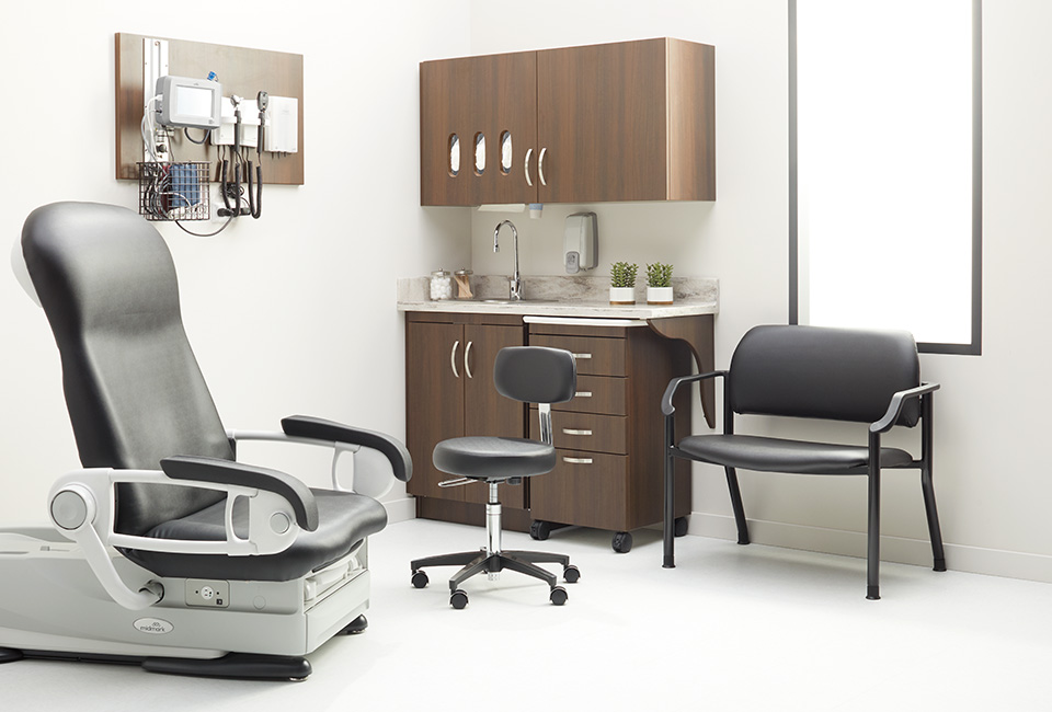 Midmark expands Synthesis Cabinetry Collection with ergonomic features  designed to enhance the point of care experience 