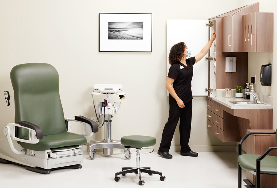 Improving Ergonomic Reach, Visibility + Infection Prevention In The Clinical Environment