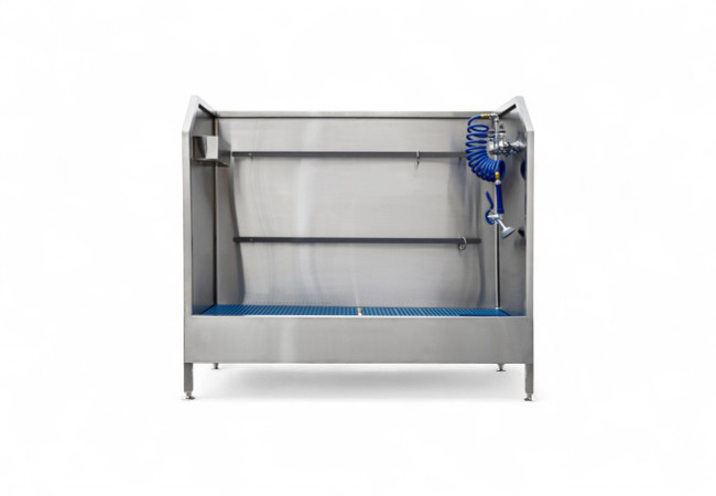 elie-grooming-shower