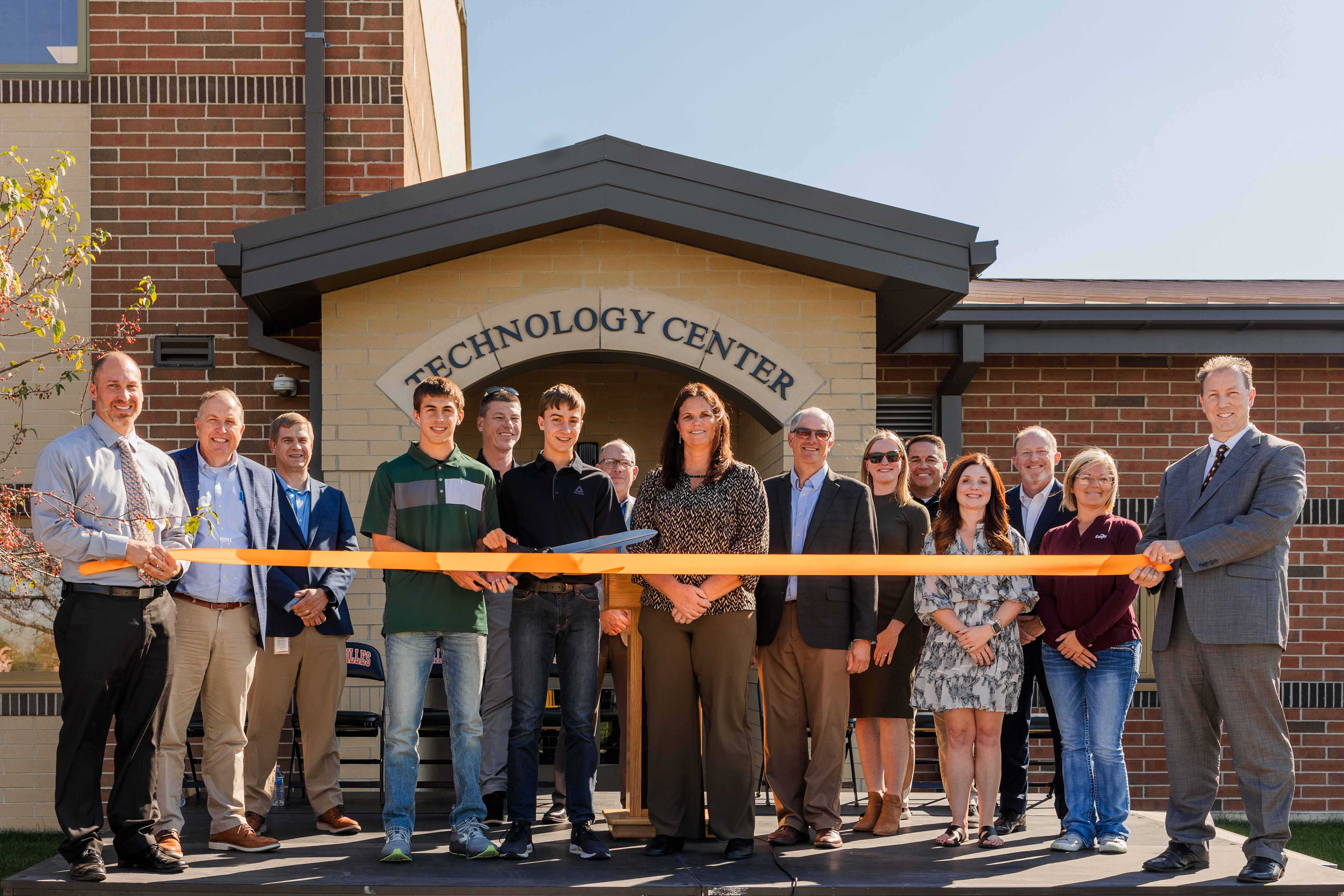 Empowering Future STEM Leaders: Midmark celebrates technology center at Versailles High School and hosts STEM education leaders at its corporate headquarters