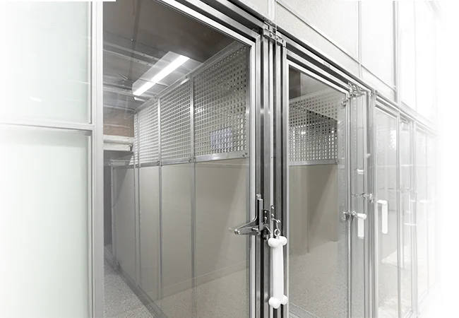 Transfer_Door_Handle_Down_Midmark