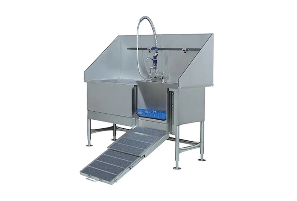 Grooming Tub with Back Splash and Ramp