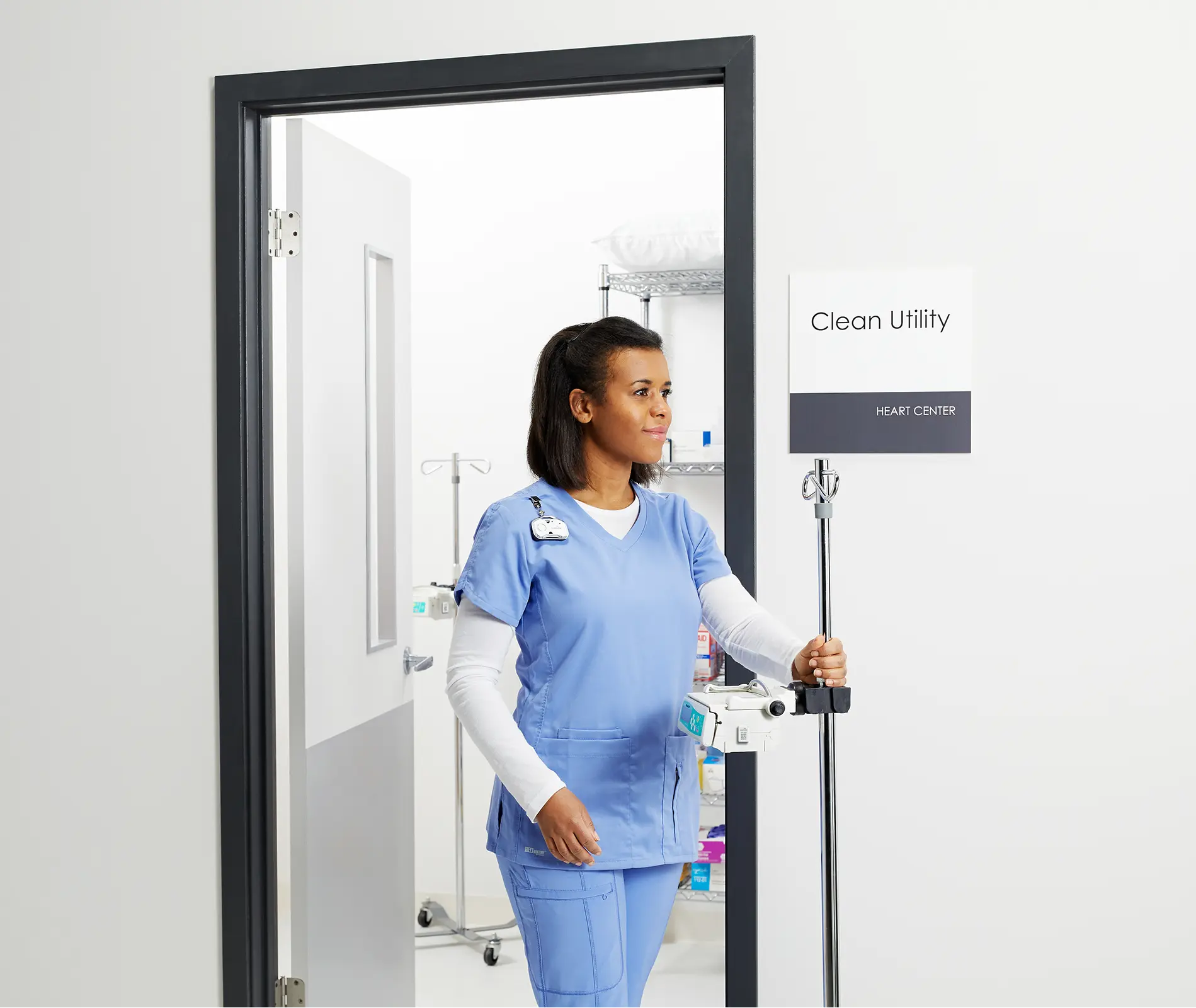 Nurse with Midmark RTLS