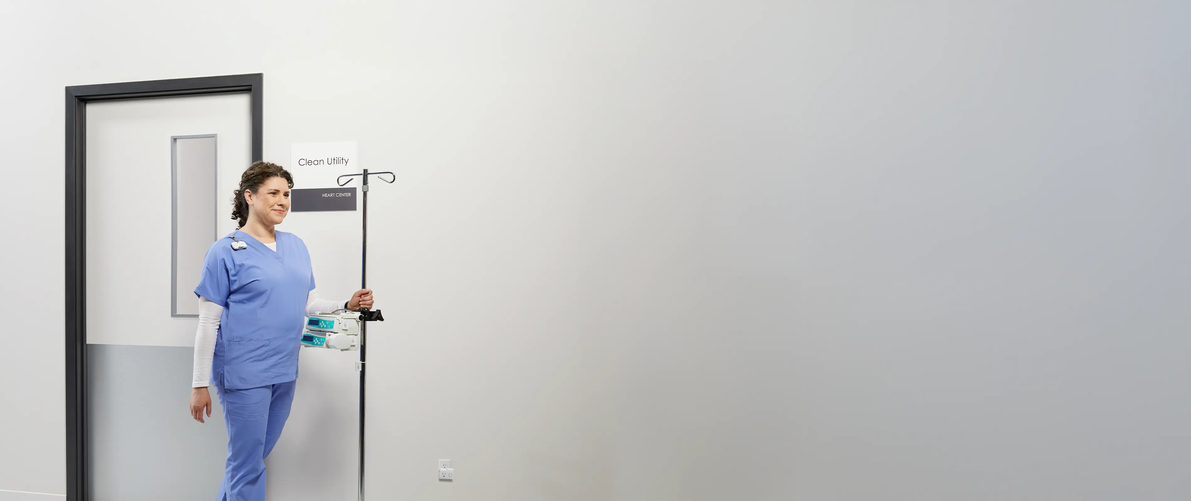 Nurse with Midmark RTLS