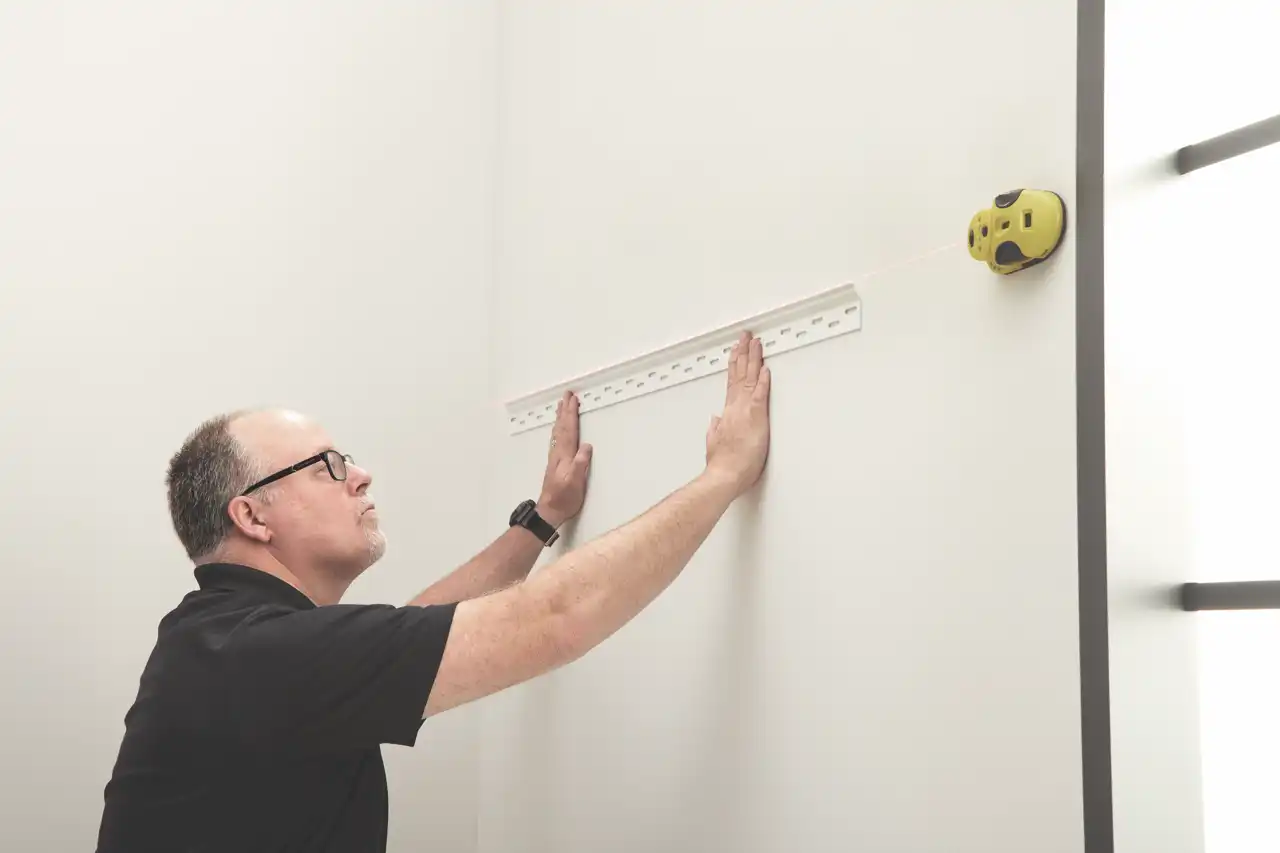 Upper cabinet bracket install