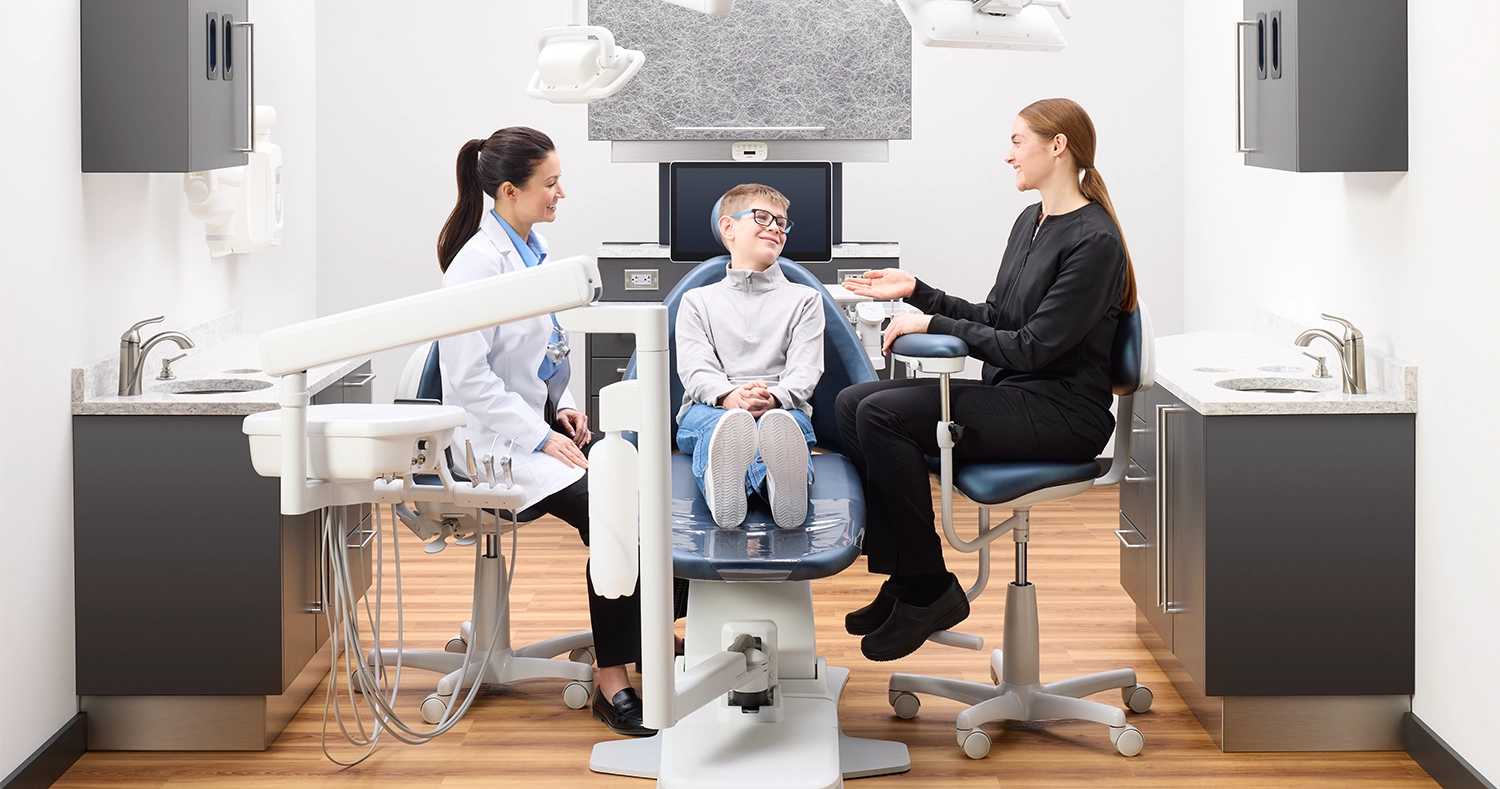 Integrated dental operatory equipment designed to support ergonomic posture, workflow efficiency and consistent patient experiences