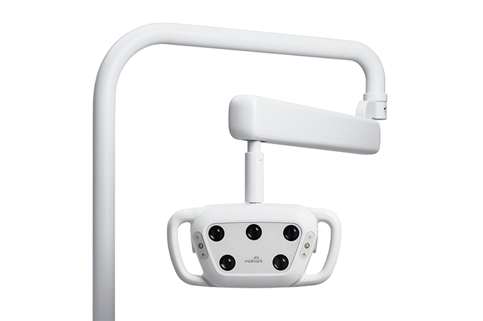 ProductPage-MidmarkDentalLEDLight-img2-lr-light