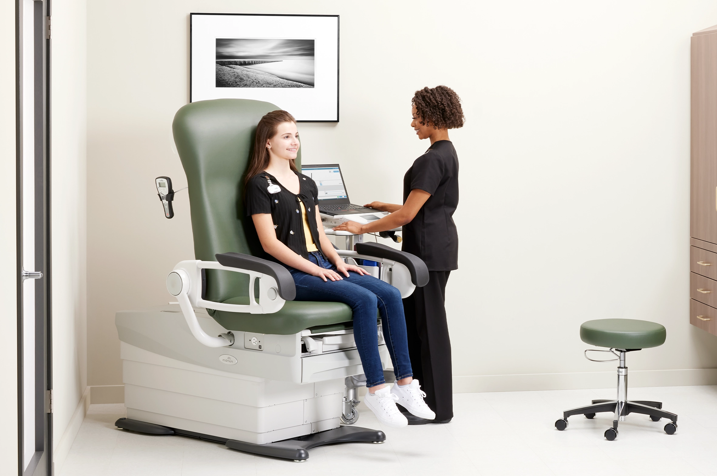 Mid-IQ-Vitals-Zone-MA-Child-Patient-Mobile-Weight