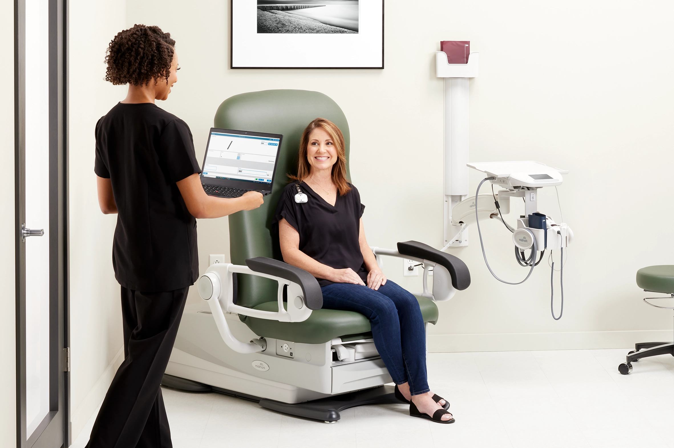 Mid-IQ-Vitals-Zone-MA-Entering-Room-New-Base