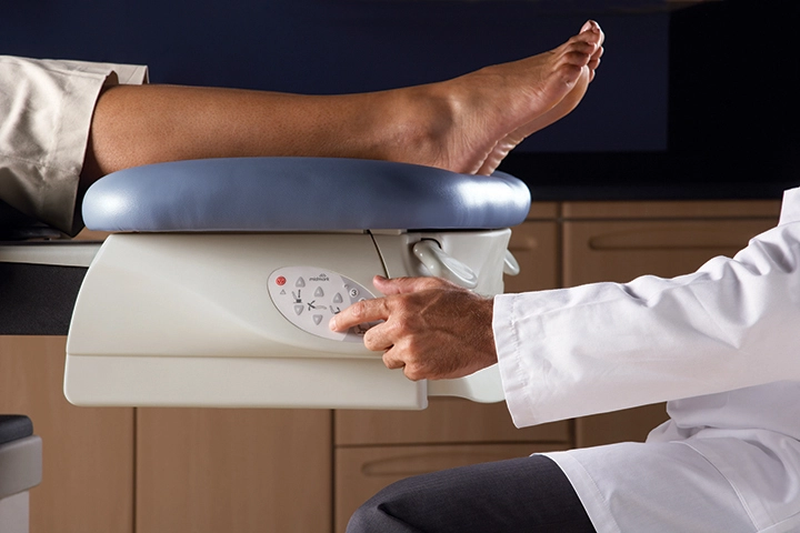 647-podiatry-chair-pic16