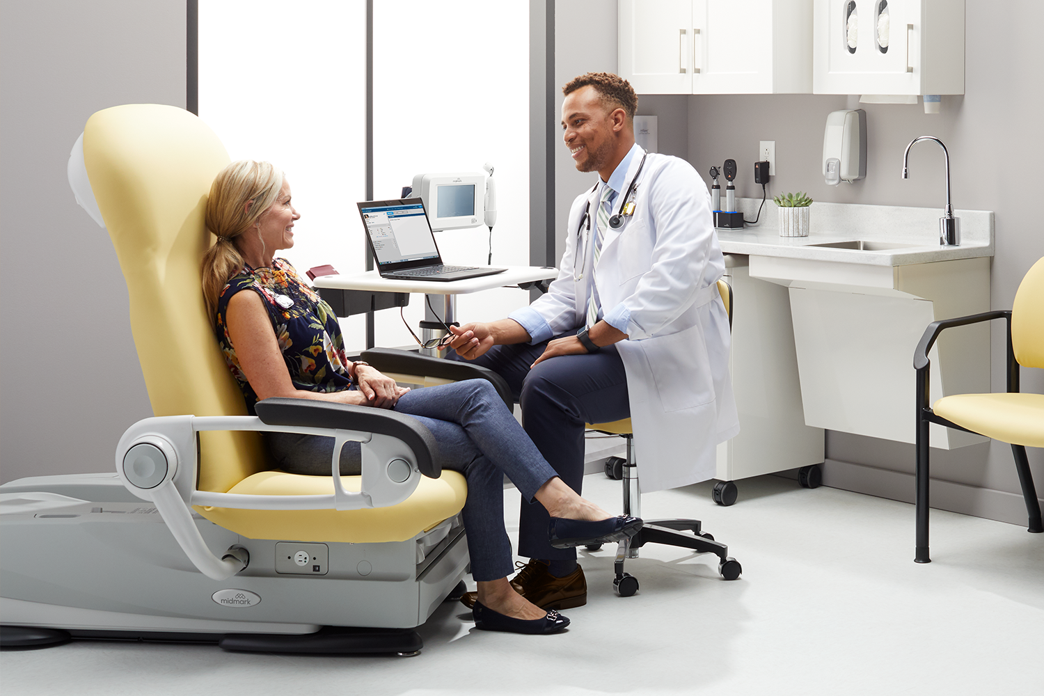 patient talking with doctor